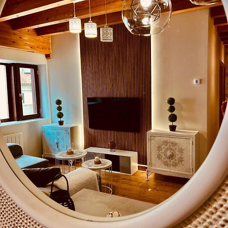 El Capricho De Claudia_ Apartamentos Burgos Catedral Kültér fotó