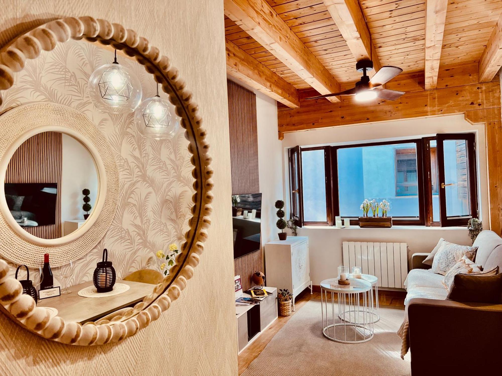 El Capricho De Claudia_ Apartamentos Burgos Catedral Kültér fotó