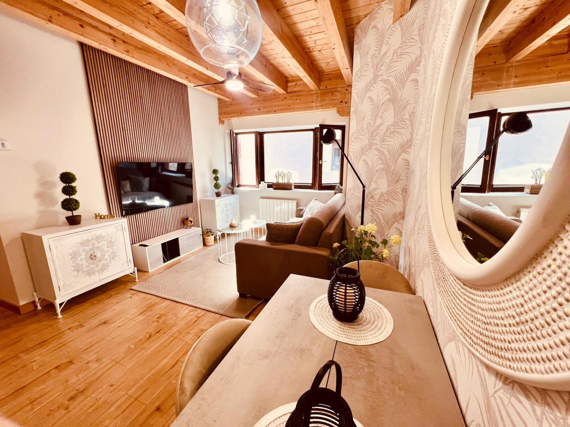 El Capricho De Claudia_ Apartamentos Burgos Catedral Kültér fotó